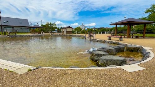 丸池公園親水池の画像