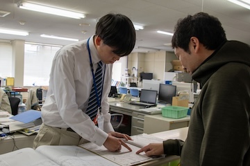 建設課職員の業務の様子2