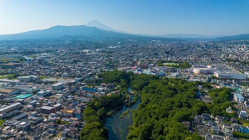柿田川の空撮画像（夏）
